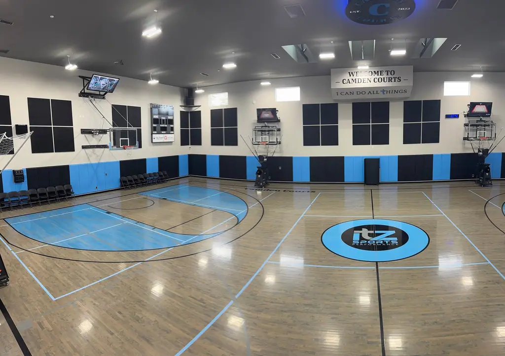 Wide view across the blue court